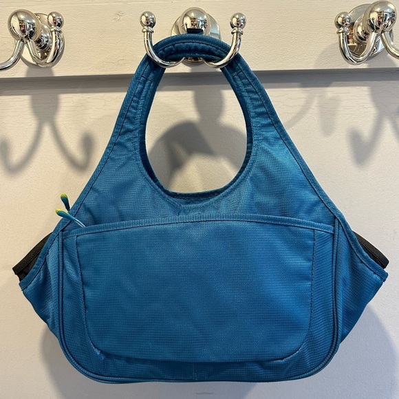 L. L. Bean Blue Picnic Tote - Picture 10 of 10